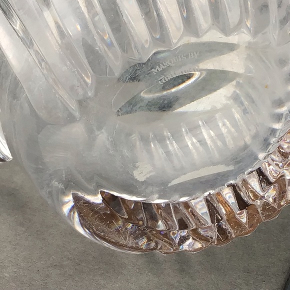 Waterford Crystal Marquis Hanover Cut, Clear Pitcher with Gold Trim - Picture 9 of 15